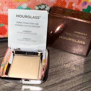 Hourglass BNIB Ambient Strobe Lighting Powder in shade Brilliant Strobe Light